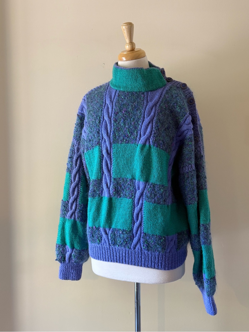 Vintage Hand Knit Angora Blend Sweater Soft
Retro Cottagecore